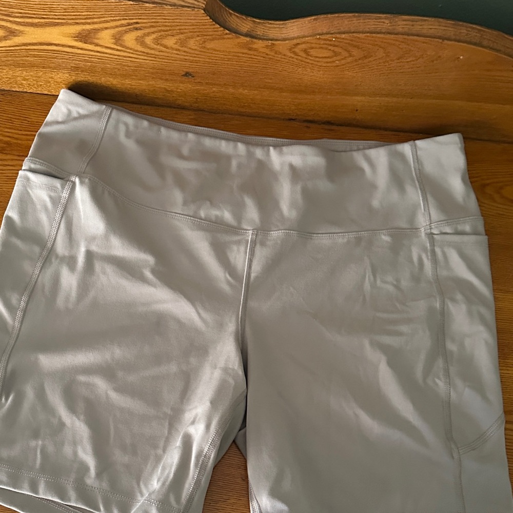 Women's taupe colored biker shorts! Like new size xxxl!